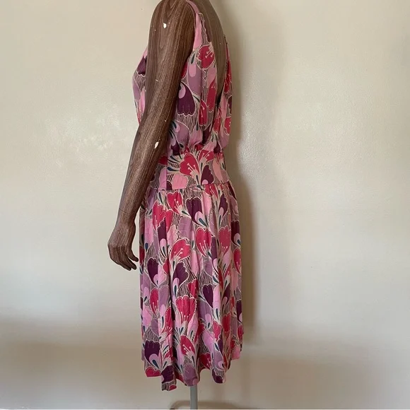 Nieves Lavi - Silk Jersey V-Neck Drop Waist, Floral Print Dress - Size 6 - Picture 2 of 4
